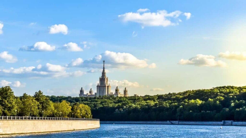 Practical guide for Australian advertisers to discover and partner with South Korea Twitter creators for makeup tutorial campaigns, with sourcing tactics and outreach templates.