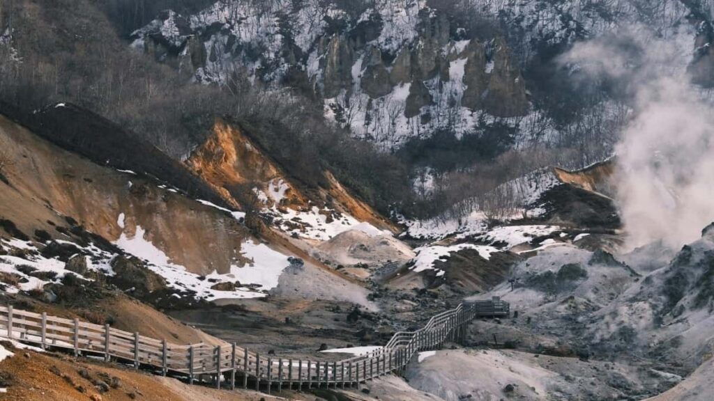 Practical guide for Australian creators on contacting Costa Rican brands via WeChat to run styling challenges outreach scripts, channel tactics, legal tips and a VPN note.