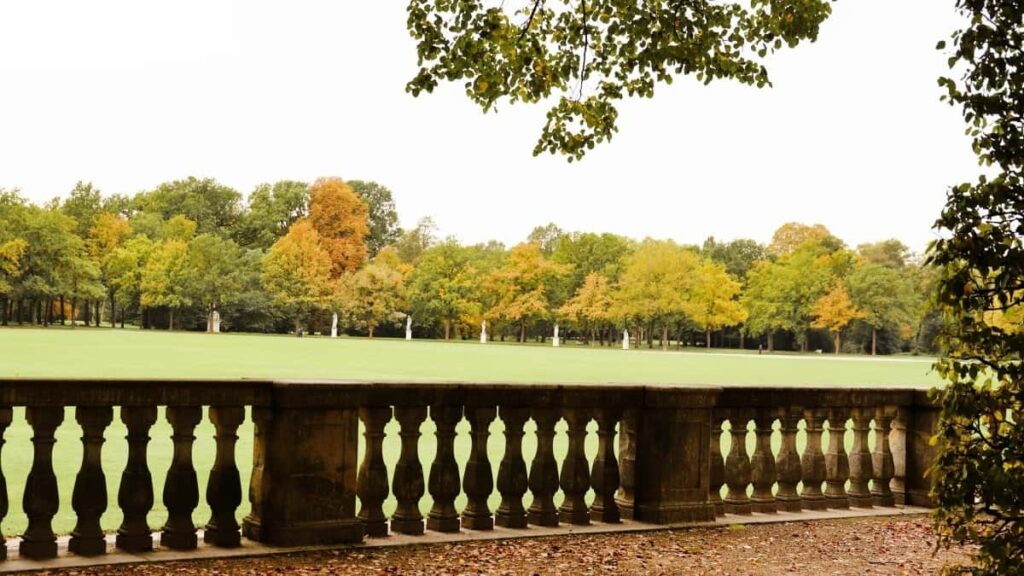 Practical guide for Australian creators on pitching Malaysian brands via Douyin outreach tactics, content angles, and negotiation tips to style brand products.