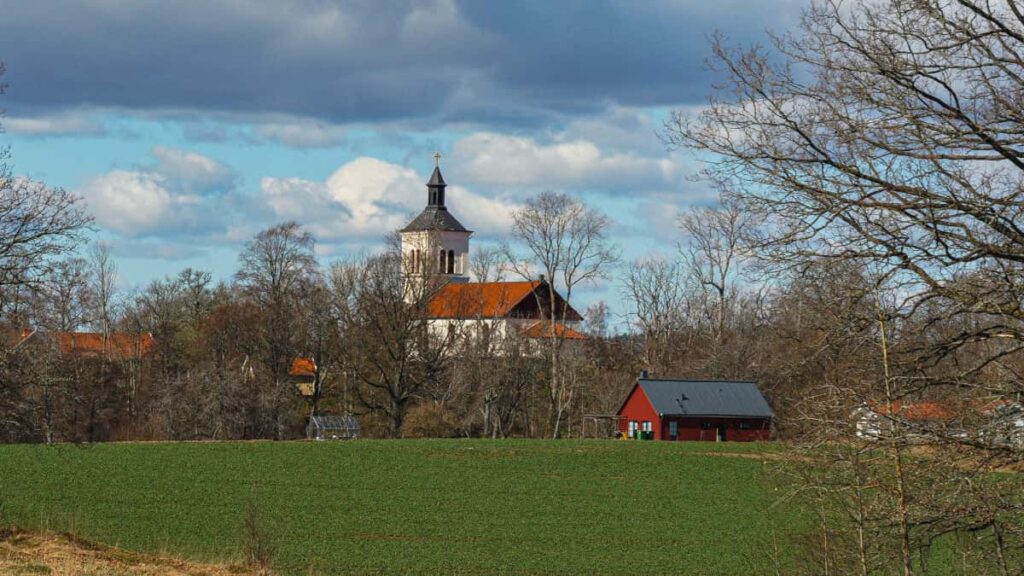 Practical playbook for Australian creators to connect with Netflix-linked brands and ride hit shows to new audiences.