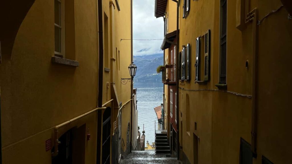 Practical guide for Australian creators to reach French brands on Apple Music, with outreach templates, campaign ideas, and platform tips to feature must-have items.