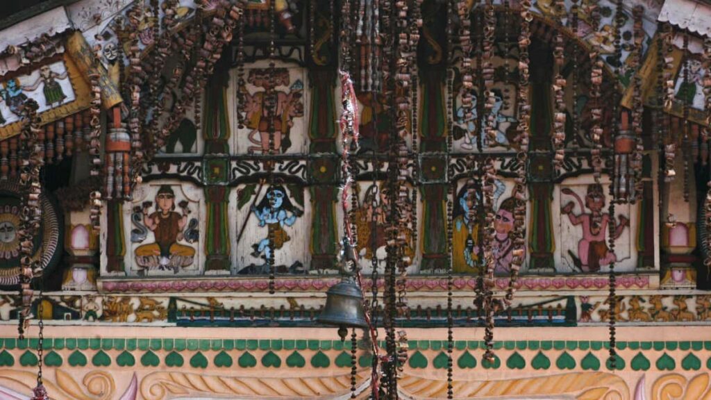 Practical playbook for Australian creators: how to contact Tunisian brands running Hulu ads, pitch testimonial videos, and close deals step-by-step.