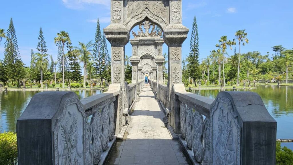 Practical guide for Australian advertisers to discover and hire Swiss Snapchat creators for product launches, with outreach tactics, tools, and legal tips.