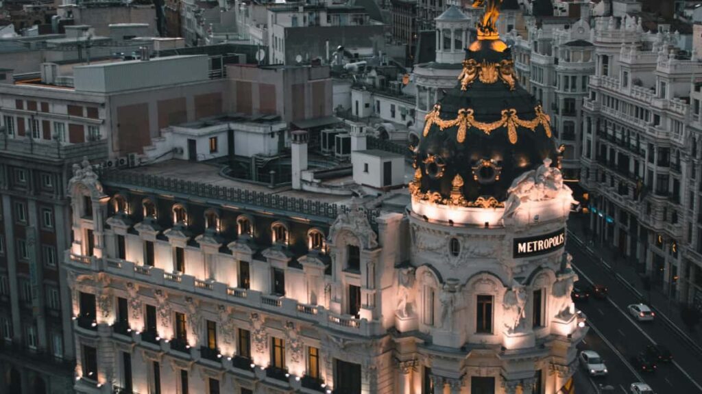 Practical guide for Australian advertisers to find Bolivia-based Xiaohongshu creators and run creator-led fitness challenges scouting, outreach, legal checks, and campaign playbook.