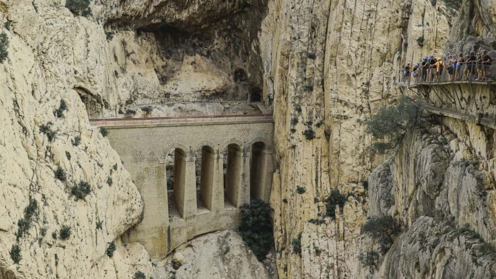 Practical playbook for creators in Australia to contact Georgian brands on VKontakte and present product benefits clearly and persuasively.