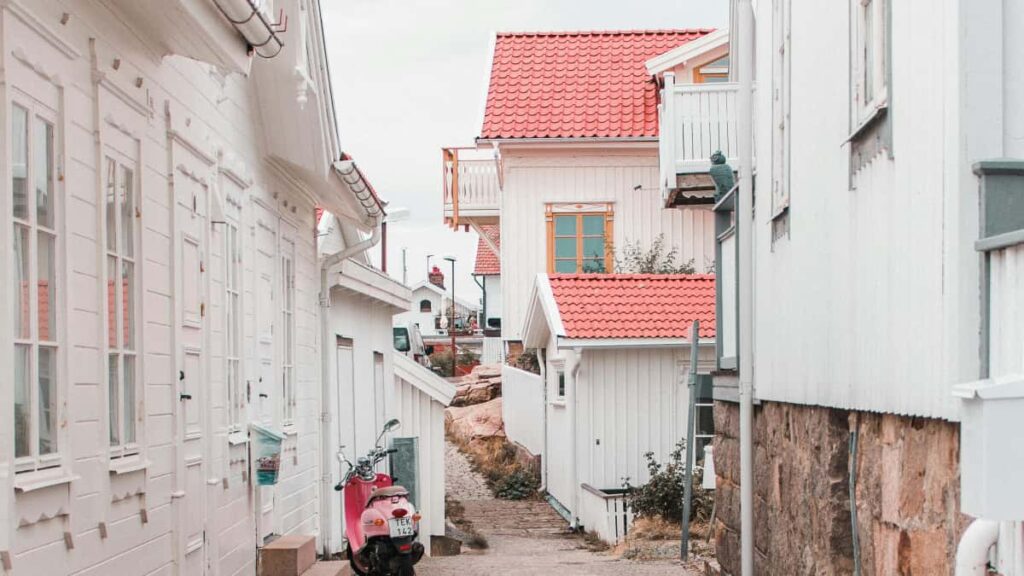 Practical, Aussie-flavoured playbook for creators who want to reach Dominican Republic brands on Facebook and land short-form branded video work.