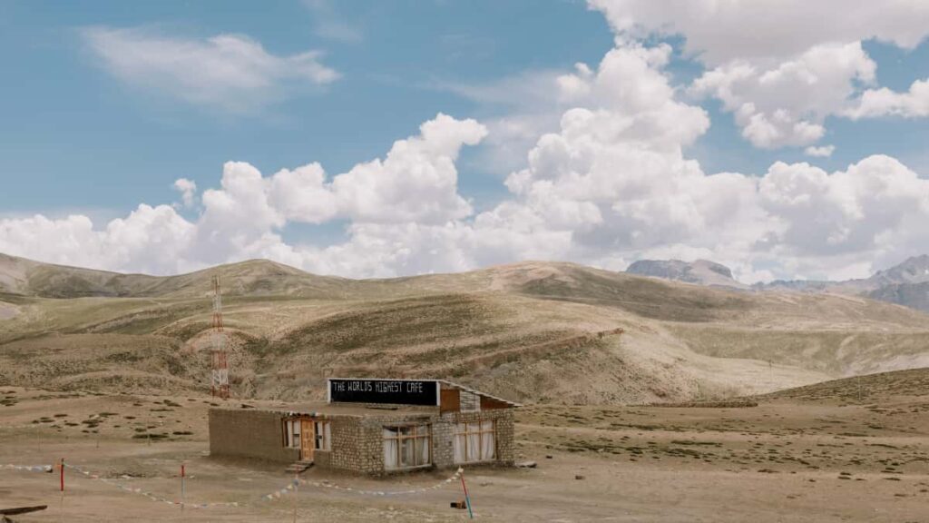 Practical, street-smart guide for Aussie creators on reaching Iraqi brands via SoundCloud to record behind-the-scenes contentcontacts, outreach templates, local context, and production tips.