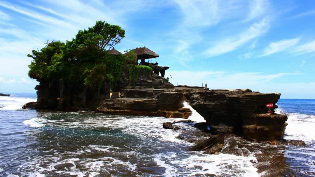 Practical playbook for Australian creators to find, pitch and land Ecuador brand features via Telegram and niche outreach.